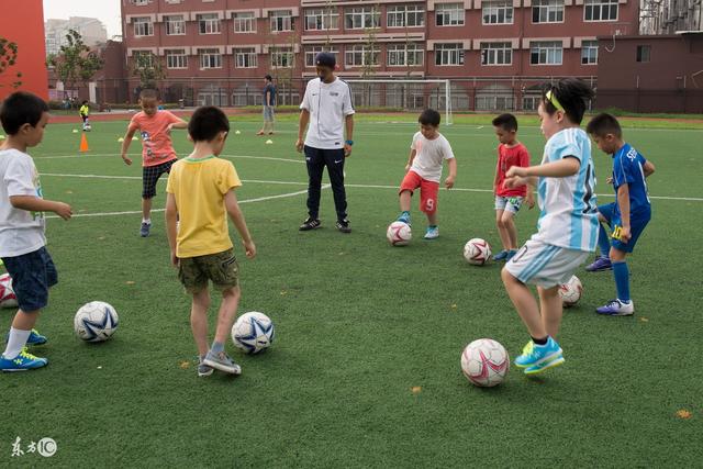 新闻分析：张雪机车为何第三变第四？